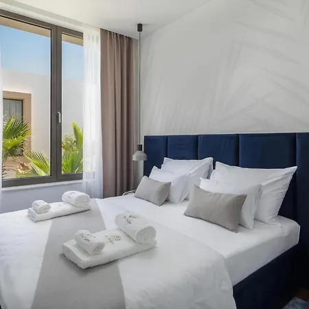 Stunning In Tkon